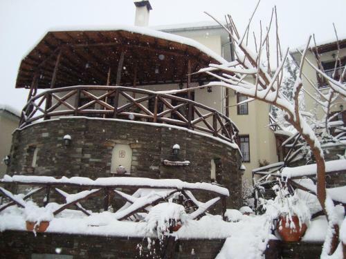 Hostal Iliovolo Guesthouse