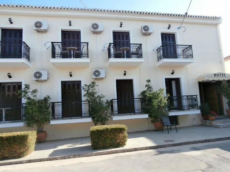 Hotel Aris