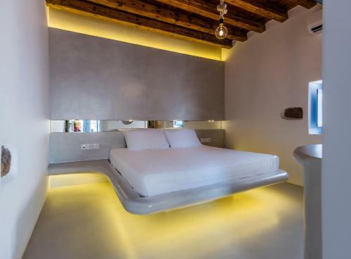 Plaka Suites