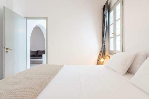 Plaka Suites