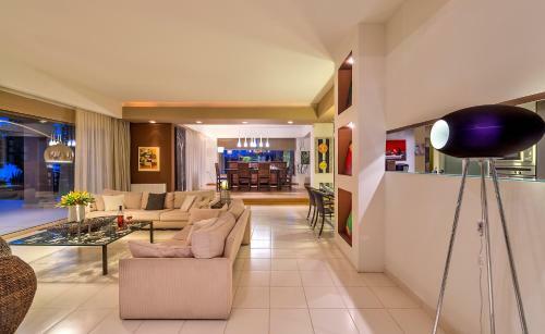 Beachfront Luxury Villa South Crete, 500m To Restaurant & Bbq!!