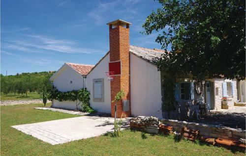 Three-bedroom Holiday Home In Bukovic