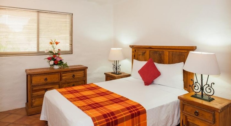 Casa Iguana All Suites Hotel