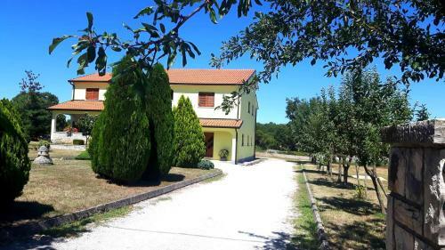 One -bedroom Apartment Matea In Kringa