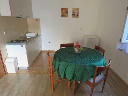 Hostal Apartments Palma Novalja
