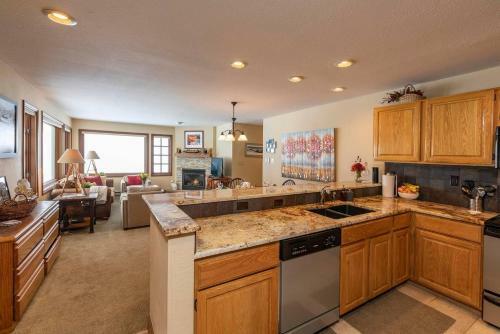 Telluride Downtown Ski In Ski Out, Views, Hot Tub, Pool