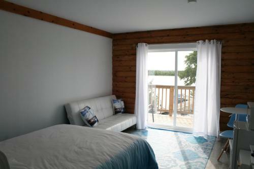 Tamarac Island Motel