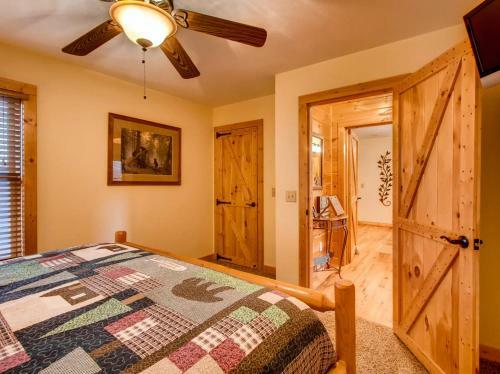 Above Awe Cabin