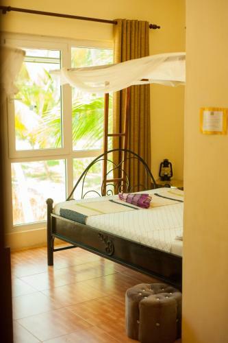 Hostal Bwejuu Beach Palm Villa