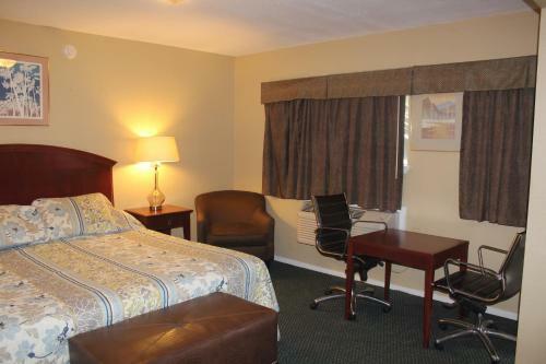 Posada Ranch House Inn & Suites