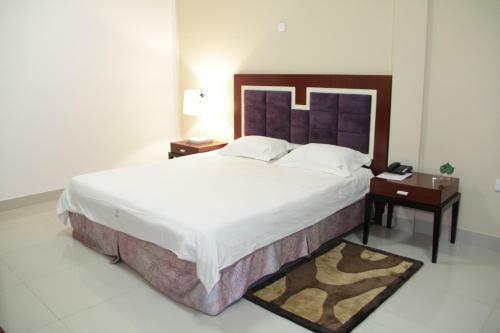 Hotel Ritz Waku Kungo