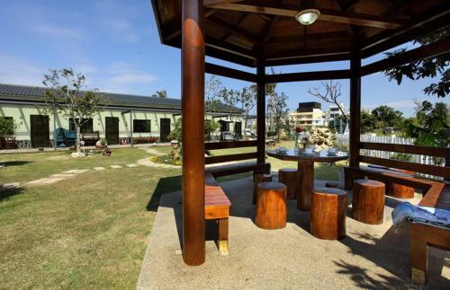 Bed & Breakfast Lanhai Inn