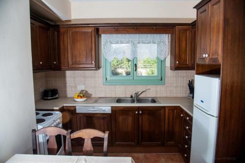 Leventis Villas Complex With Shared Pool
