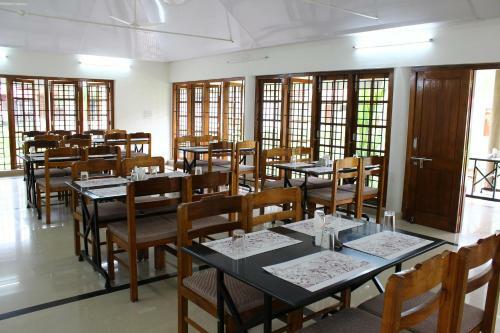 Hotel Ktdc Kumarakom Gateway Resort