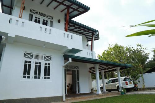 Hikka Nature Villa