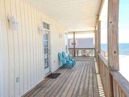 049 Beach Comber