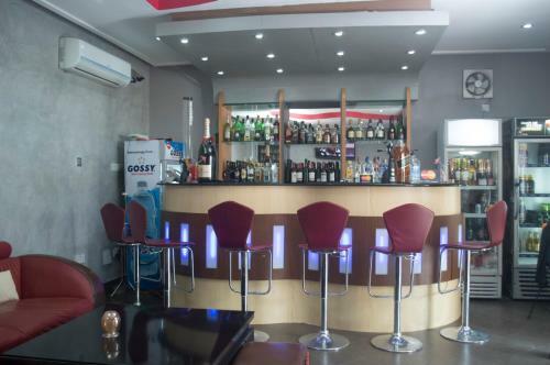 Hotel Grandbee Suites