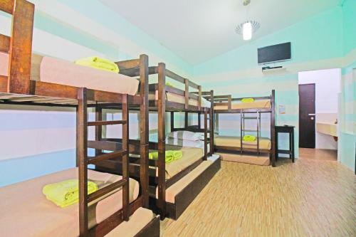 Hotel Caliraya Resort Club