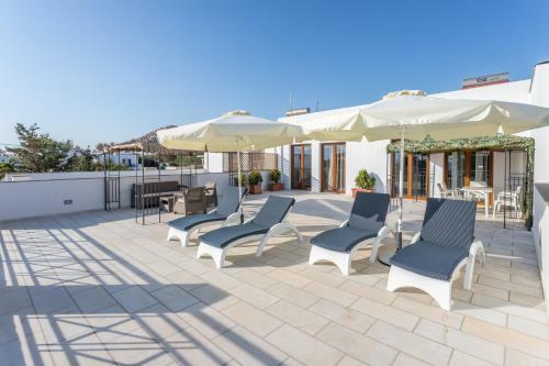 Ariadne Apartment In Plaka Beach