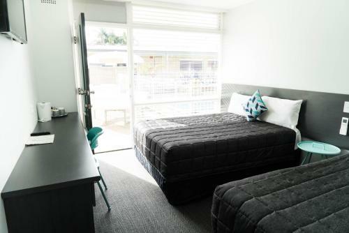 Twin Willows Hotel