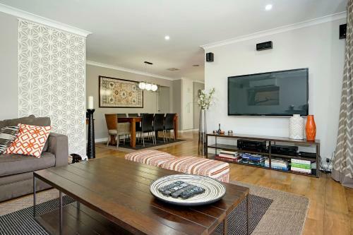 Marcus Villa Booragoon