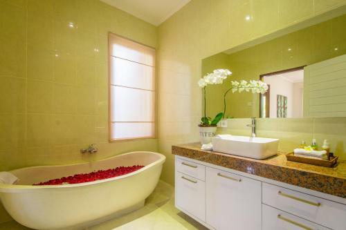 Golden Palm Villa