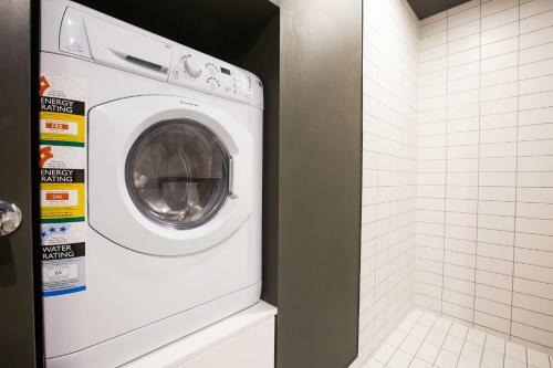 Magnificent Apartment + Free Car Park Near Cbd