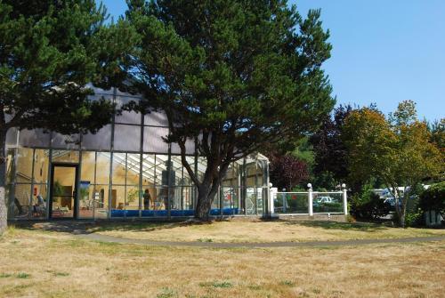Seaside Camping Resort Deluxe Studio Cabin 2