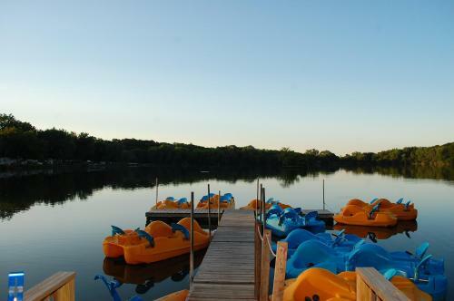 O'connell's Yogi Bear Lakefront Cabin 12