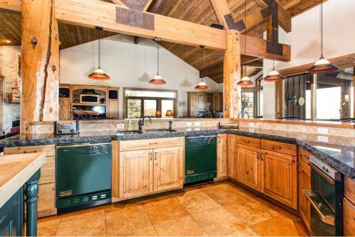 8523 Parleys Ln Home