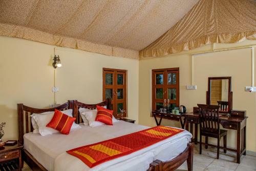 Lodge Camp Dev Vilas