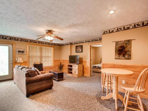 Bearadise Cabin