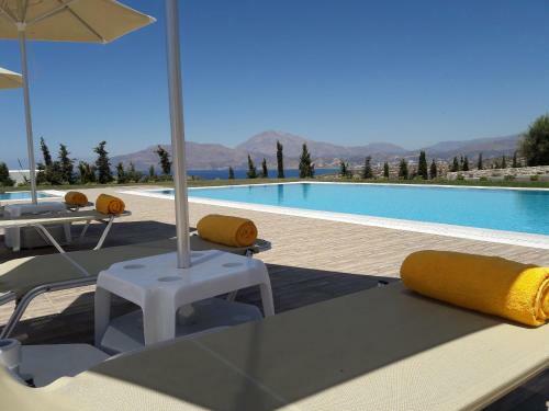 Orelia Cretan Deluxe Apartments