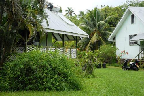 Gina's Garden Lodges