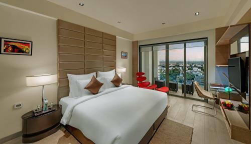 Hotel Wyndham Ahmedabad Shela