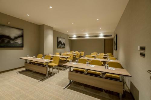 Hotel Wyndham Ahmedabad Shela
