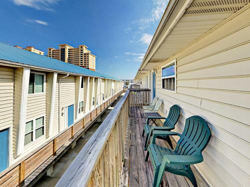 Apartamento 344 E Beach Blvd Condo Unit 21