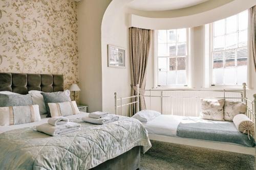 The Queens Hotel