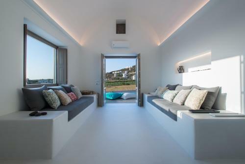 Azar Luxury Villas & Suites