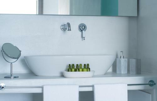 Azar Luxury Villas & Suites