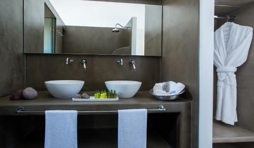 Azar Luxury Villas & Suites