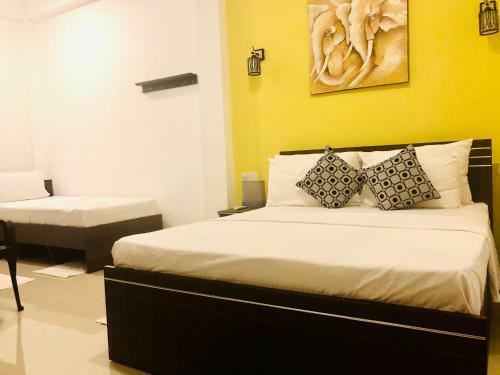 Hostal White Villa Airport Transit Hotel