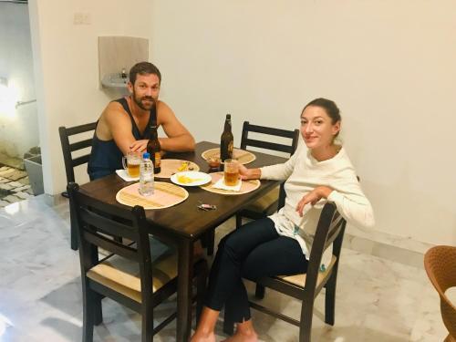 Hostal White Villa Airport Transit Hotel