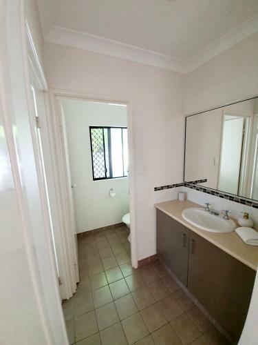 Hostal 3 Bedroom Central Home