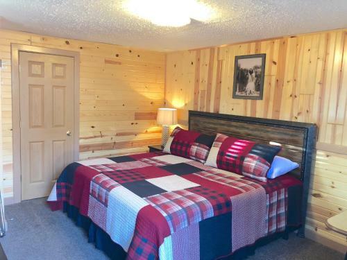 Rockerville Lodge & Cabins