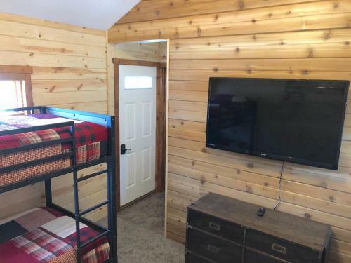 Rockerville Lodge & Cabins