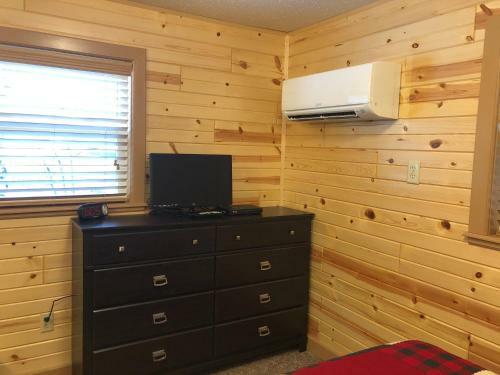 Rockerville Lodge & Cabins