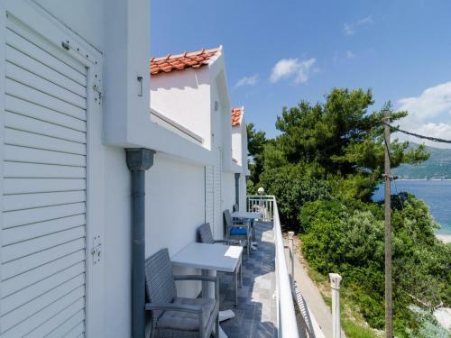 Hostal Holiday Home Macus