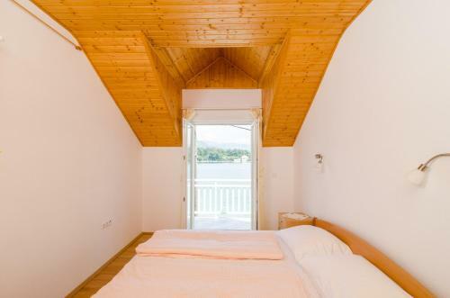 Hostal Holiday Home Macus