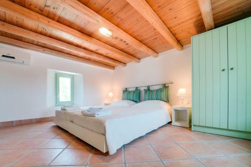 Naoussa Bay Villas
